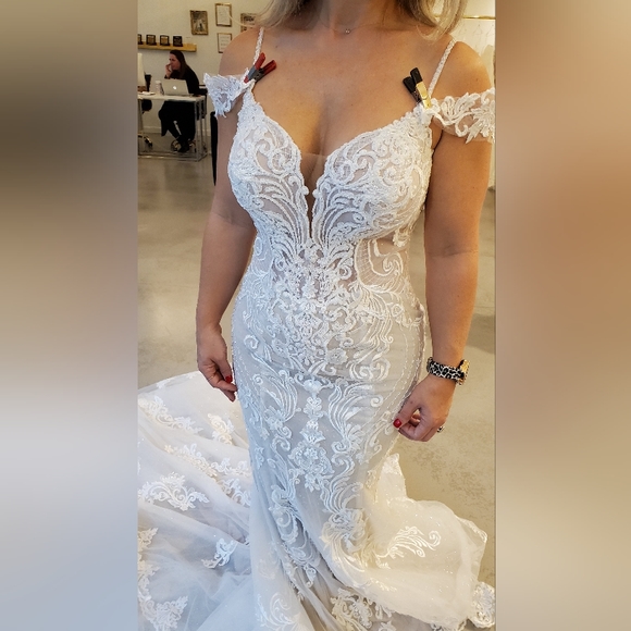 Essence of Australia Wedding Dress - Picture 2 of 10